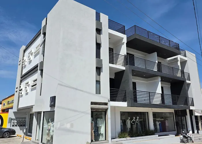 Modern Condo Walk To Marina, Dining & Nightlife